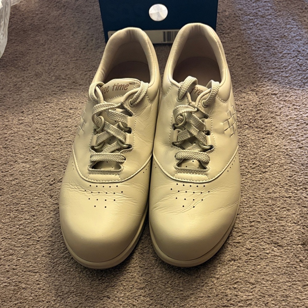 SAS Beige Lace-Up Comfort Sneakers